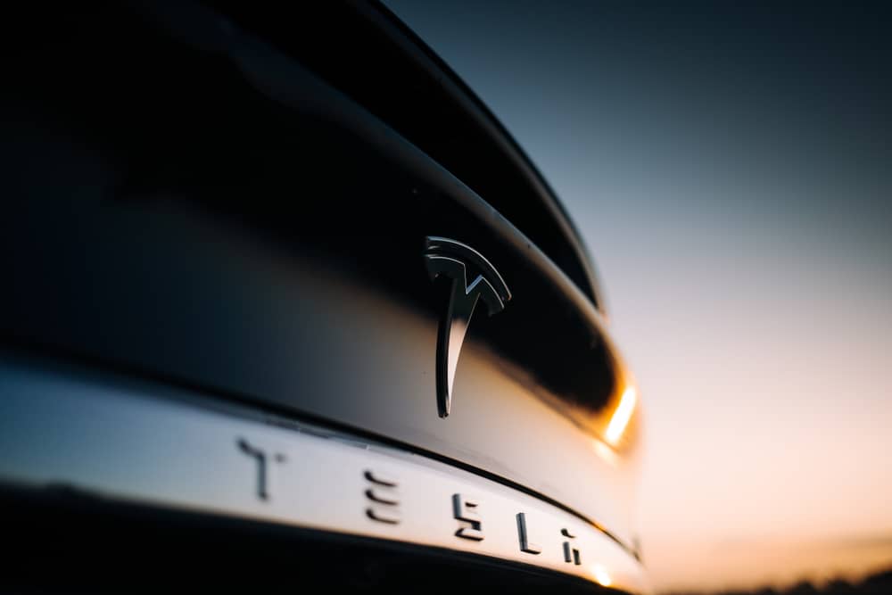 arrière d'une voiture Tesla Model Y